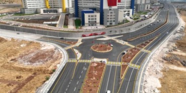 sanliurfa-sehir-hastanesi-ulasimina-nester-buyuksehirden-guvenli-ve-kesintisiz-yol-duzenlemesi
