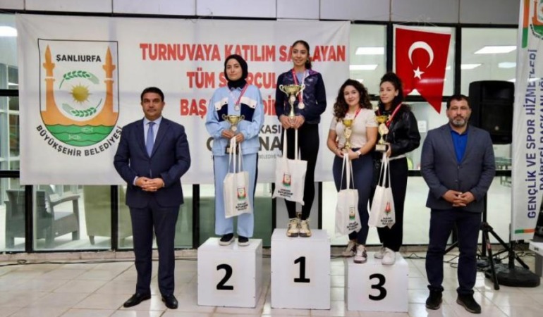 Şanlıurfa’da 29 Ekim Heyecanı: Geleneksel Cumhuriyet Kupası Tenis Turnuvası Başladı