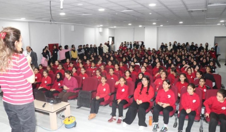Şanlıurfa’da Minik Kalplerde Yeşil Sevgisi: “Benim İlk Bitkim” Projesi Hayata Geçti