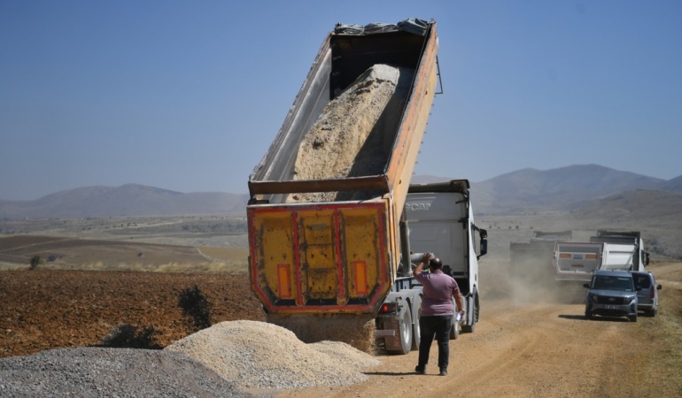 Sarız’da Ulaşım Konforu Artıyor: Büyükşehir’den Kırsal Mahallelere Dev Asfalt Hamlesi