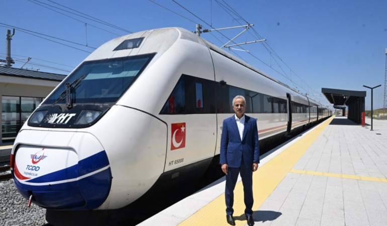 Ulaştırma Ve Altyapı Bakanı Abdulkadir Uraloğlu: “Hattımızın Hizmete Girmesiyle Tekirdağ, Kırklareli Ve Edirne’yi De Hızlı Tren Ağımıza Dahil Ederek Trakya’yı Hızlı Tren Konforuyla Buluşturacağız”